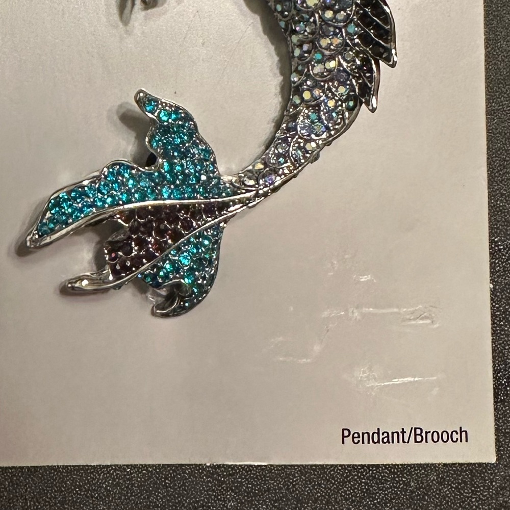 Fish, pendant/brooch in multicolors and silver tones - Picture 3 of 3